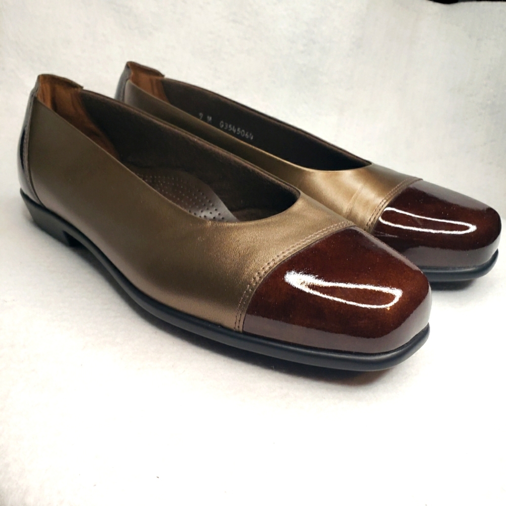 SAS 'Coco' Flats in Burnished Brass & Brown - Women's size 9M